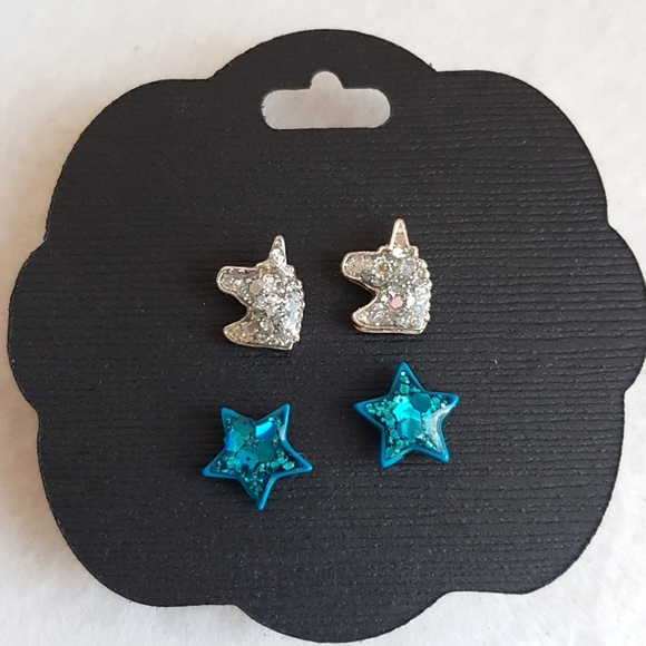 🌸3/$30 Vintage 2 pairs of sparkly stud earrings - unicorn and star